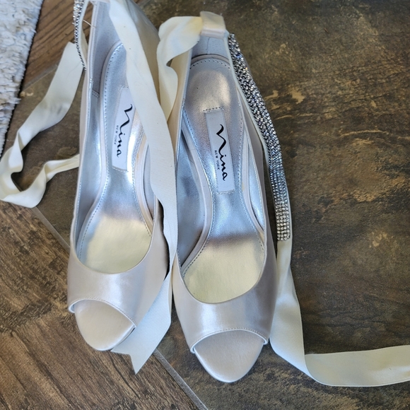Nina size 7M satin white, wedge with rhinestone ties wedge open toe shoes - Picture 10 of 10